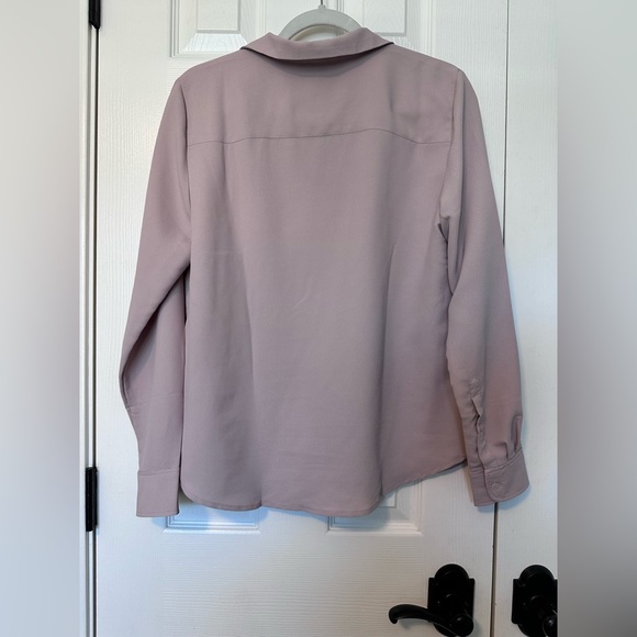 H&M Button Down Blouse Light Pink Size Medium - Picture 2 of 4